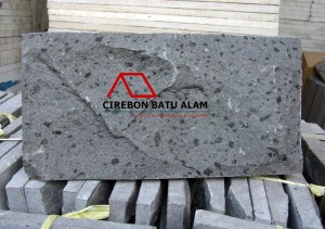 Batu Alam Andesit RTA (Rata Alam)